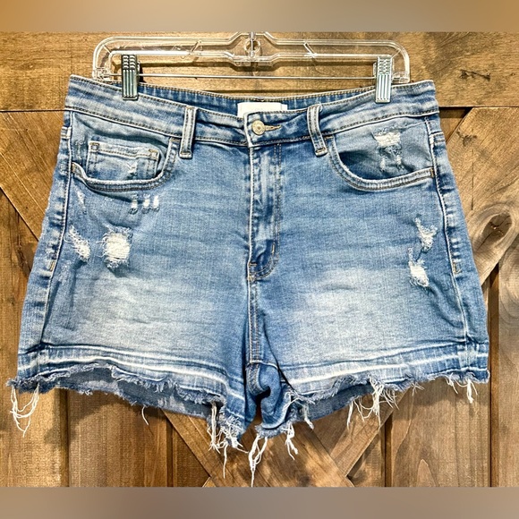 VERVET BY FLYING MONKEY Pants - EUC Verevet Brand Vintage Wash Cut Off Style Shorts Sz L